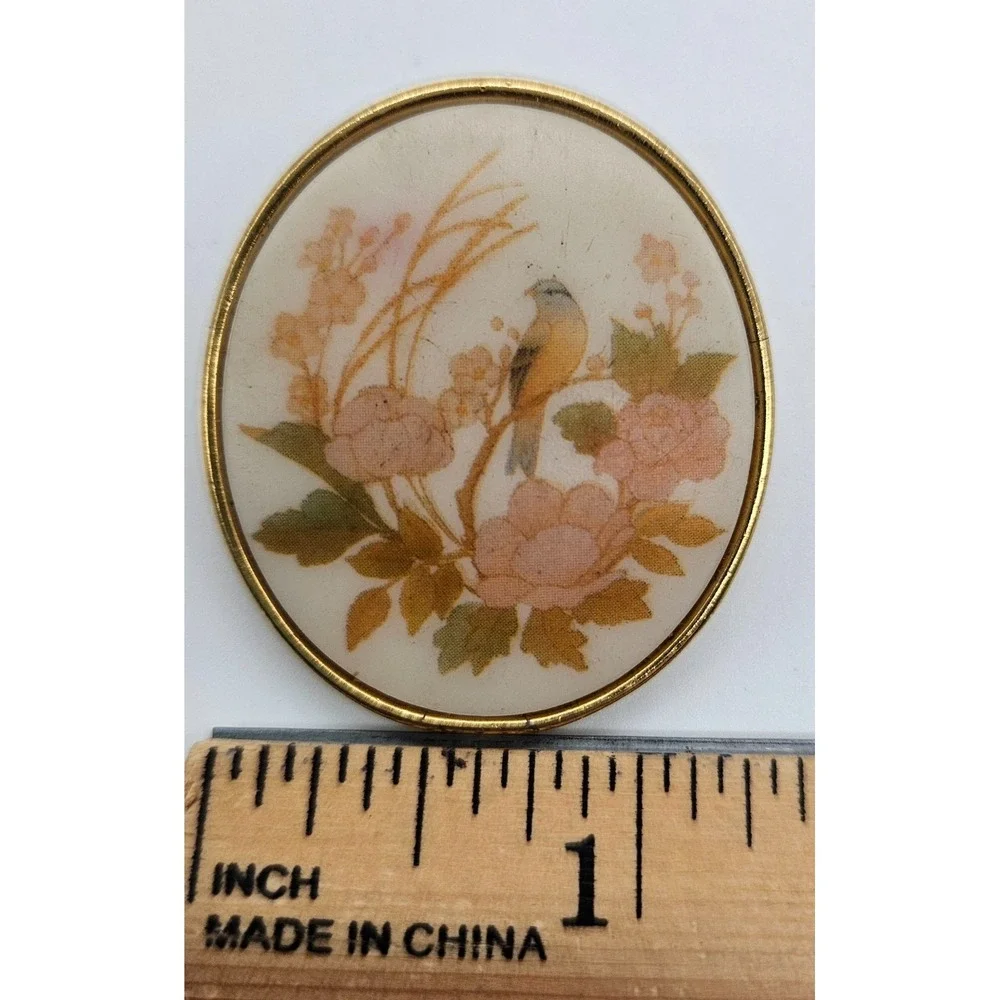 Vintage TRIFARI Bird Floral Round Brooch Pin Gold Tone‎ Nature Lover Cottagecore